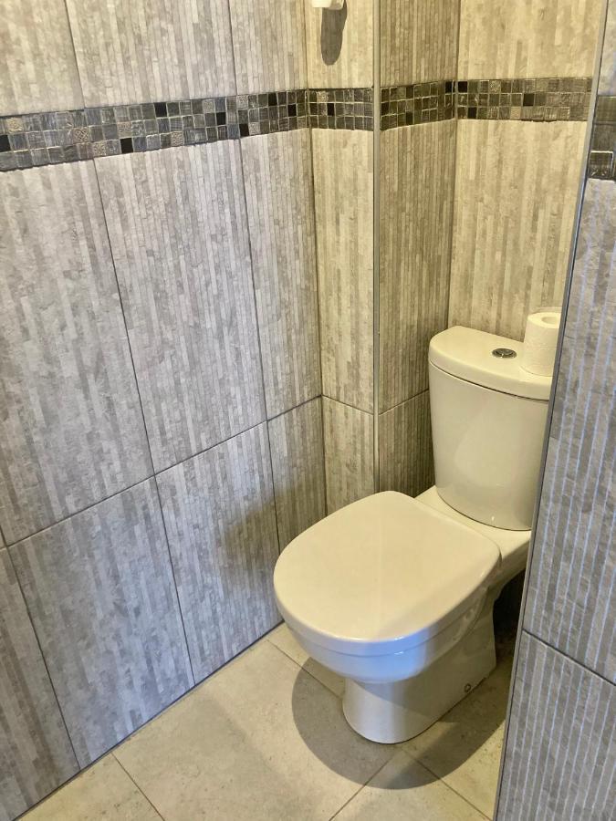 Nice West Cosy Flat Balcony, Near Airport, Train, Beach, Public Transport, Supermarket, Comfortable And Well Equipped Apartment Exterior foto